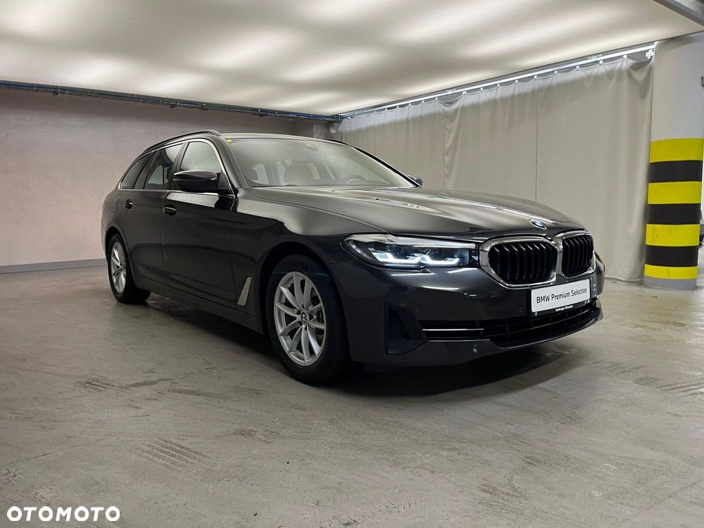 BMW Seria 5 520d xDrive mHEV sport - 11