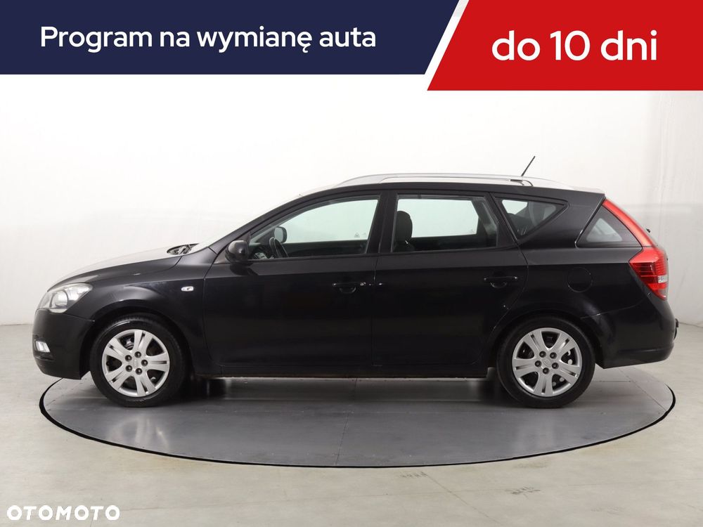 Kia Ceed - 4