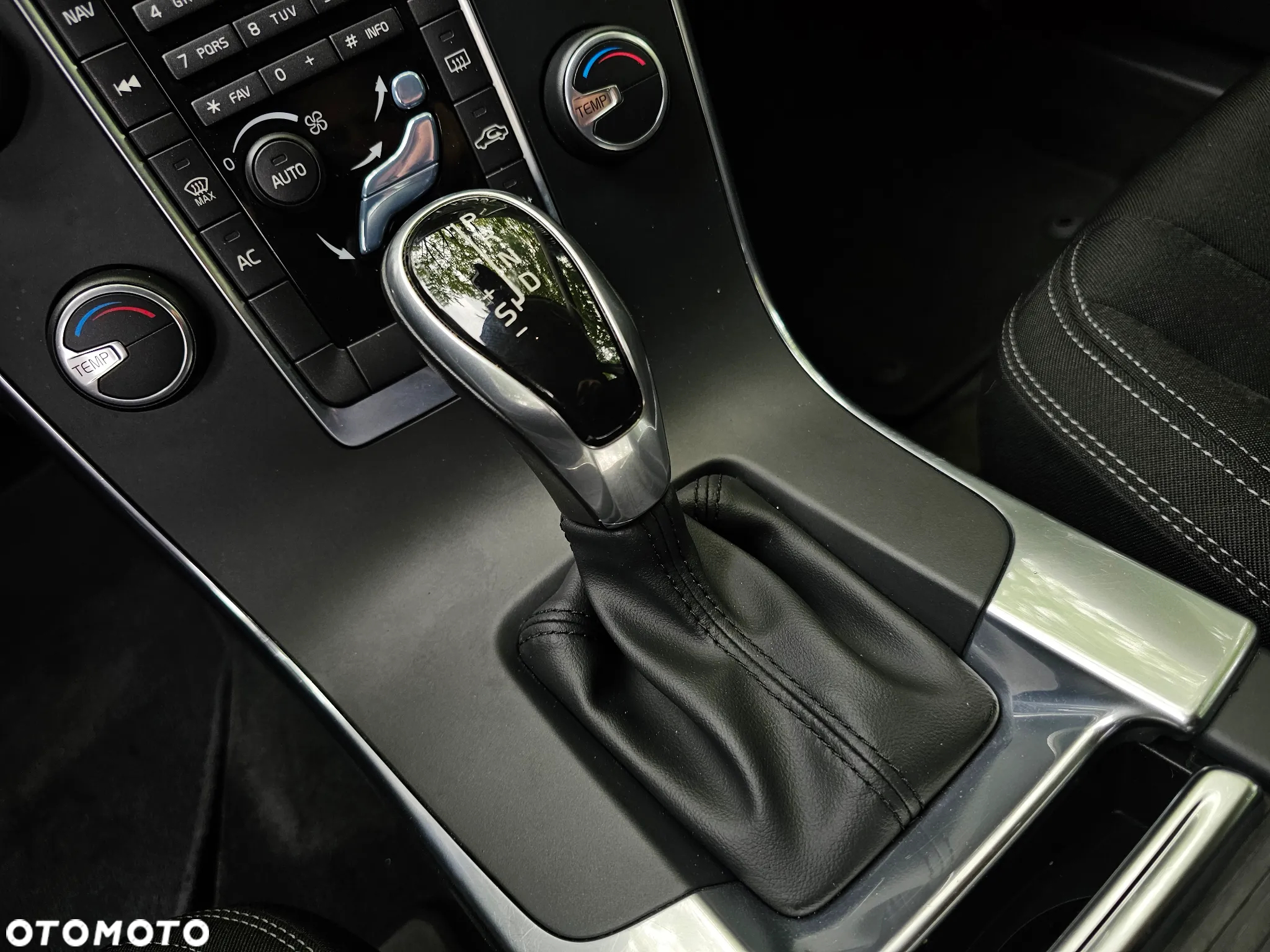 Volvo V60 D2 Geartronic Kinetic - 19