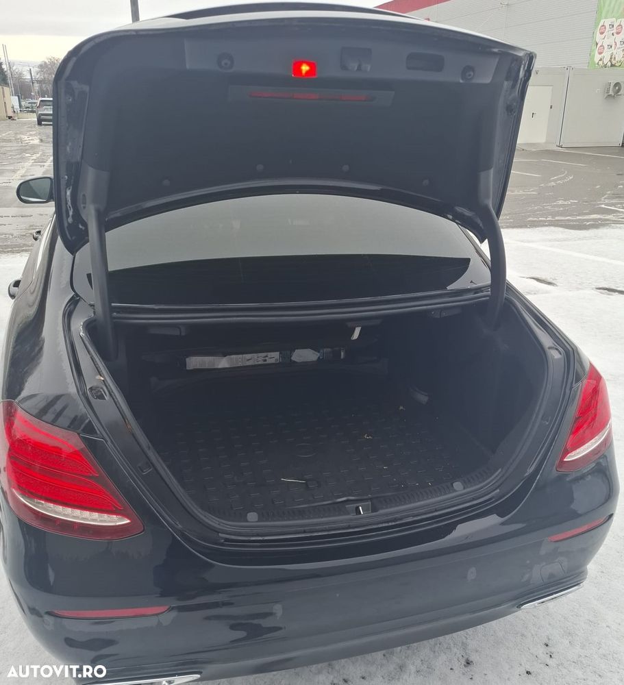 Mercedes-Benz E 220 d 9G-TRONIC - 11