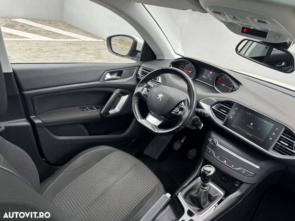 Peugeot 308 SW PureTech 110 Stop & Start Allure - 15