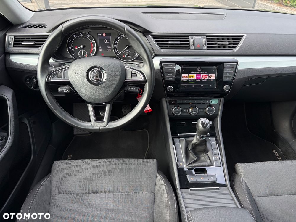 Skoda Superb ver-1-4-tsi-act-ambition - 10