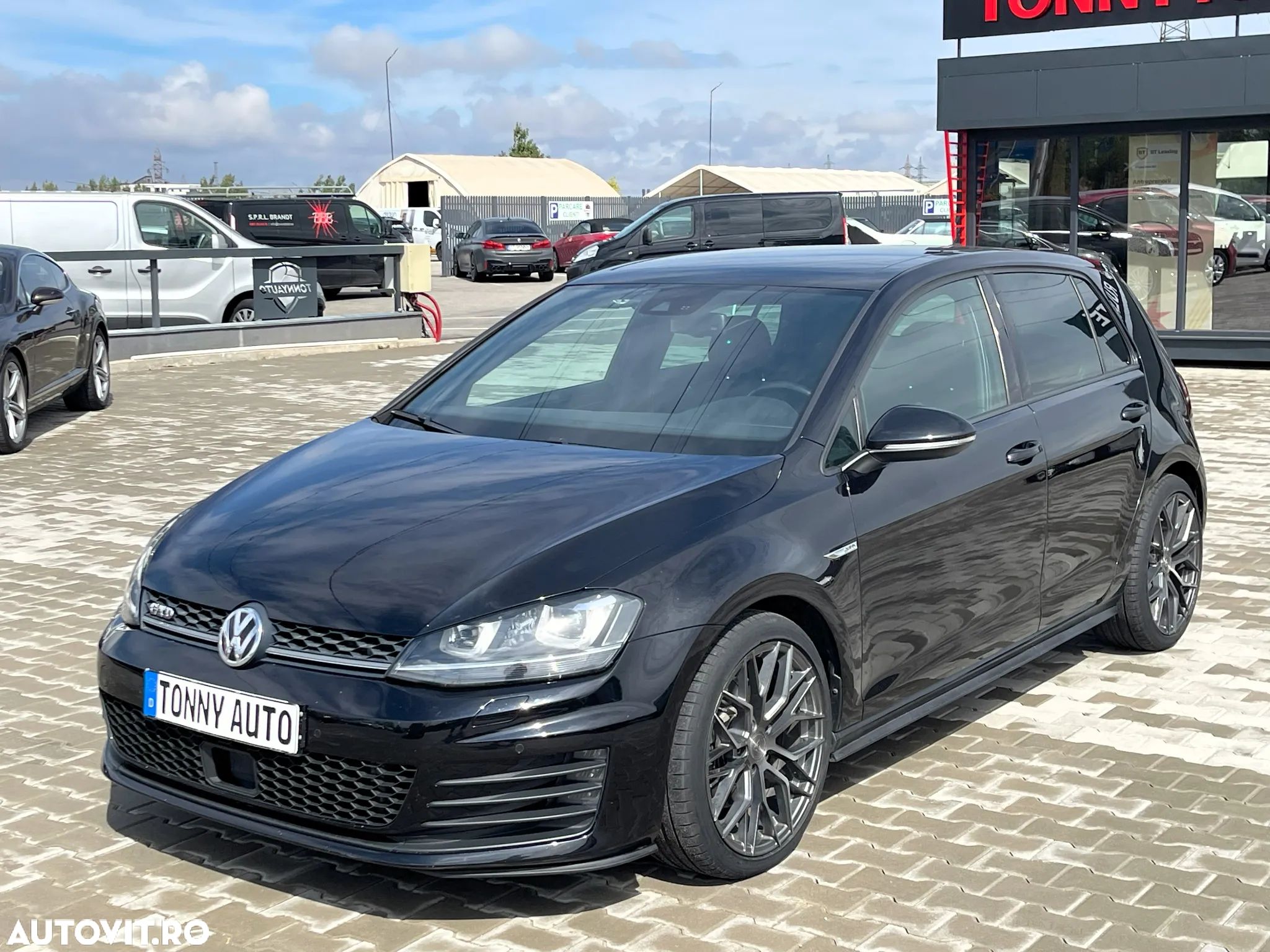 Volkswagen Golf 2.0 TDI DPF BMT DSG GTD - 1