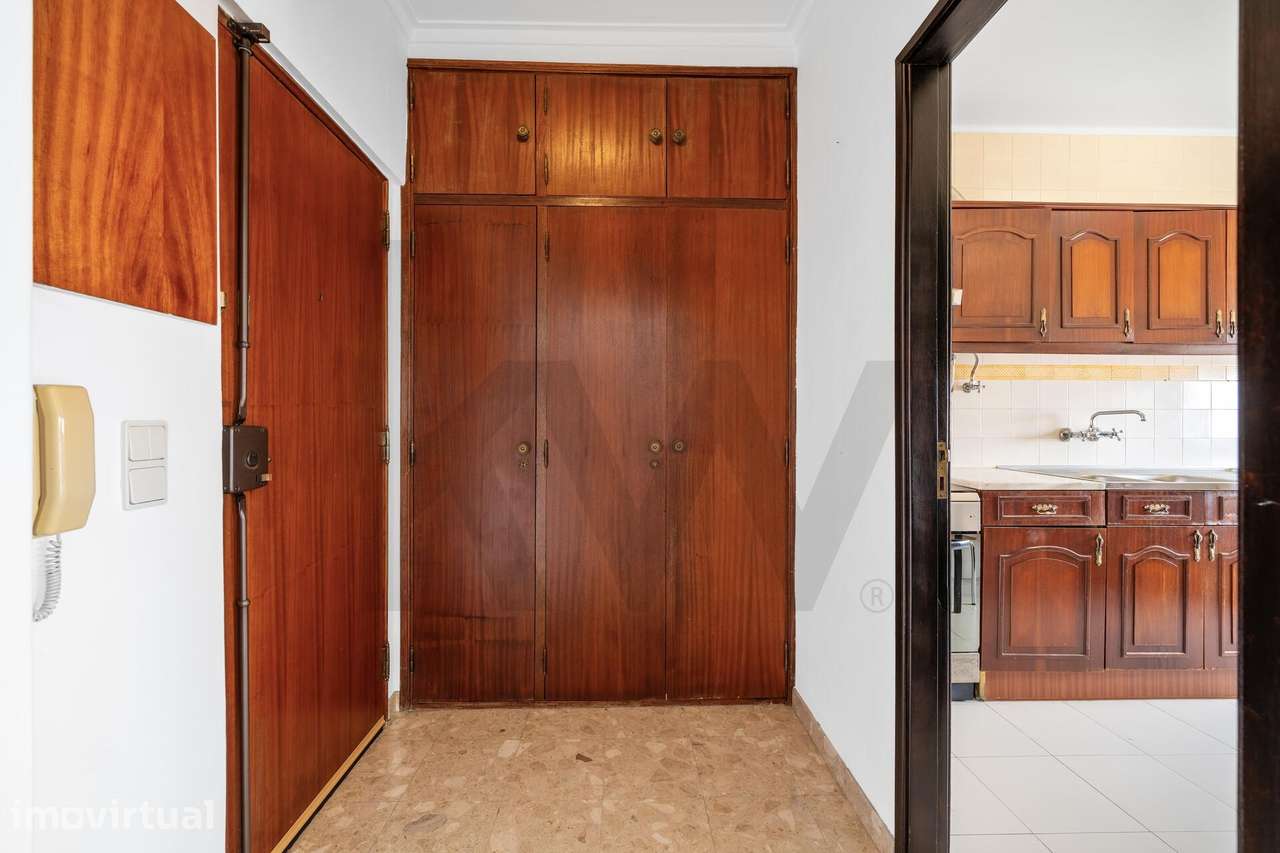 APARTAMENTO T1, RUA QUINTA DOS MEDRONHEIROS, SOBREDA - Grande imagem: 2/24