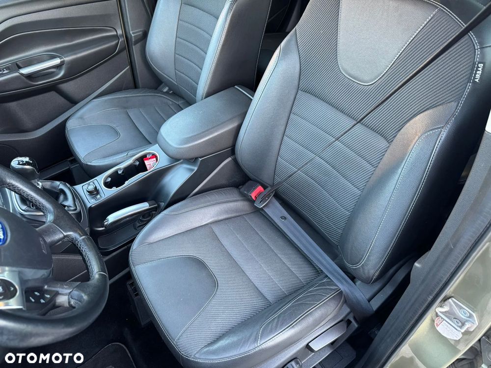 Ford Kuga 2.0 TDCi 4WD Titanium - 20