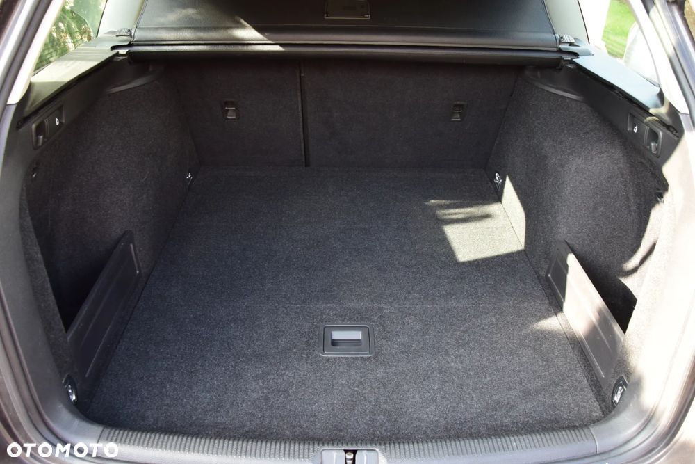 Volkswagen Passat 1.6 TDI Trendline - 7