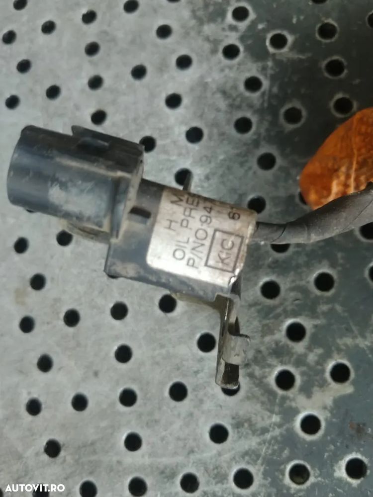 senzor presiune ulei  2.5 crdi hyundai h-1 94760-4a001 - 3