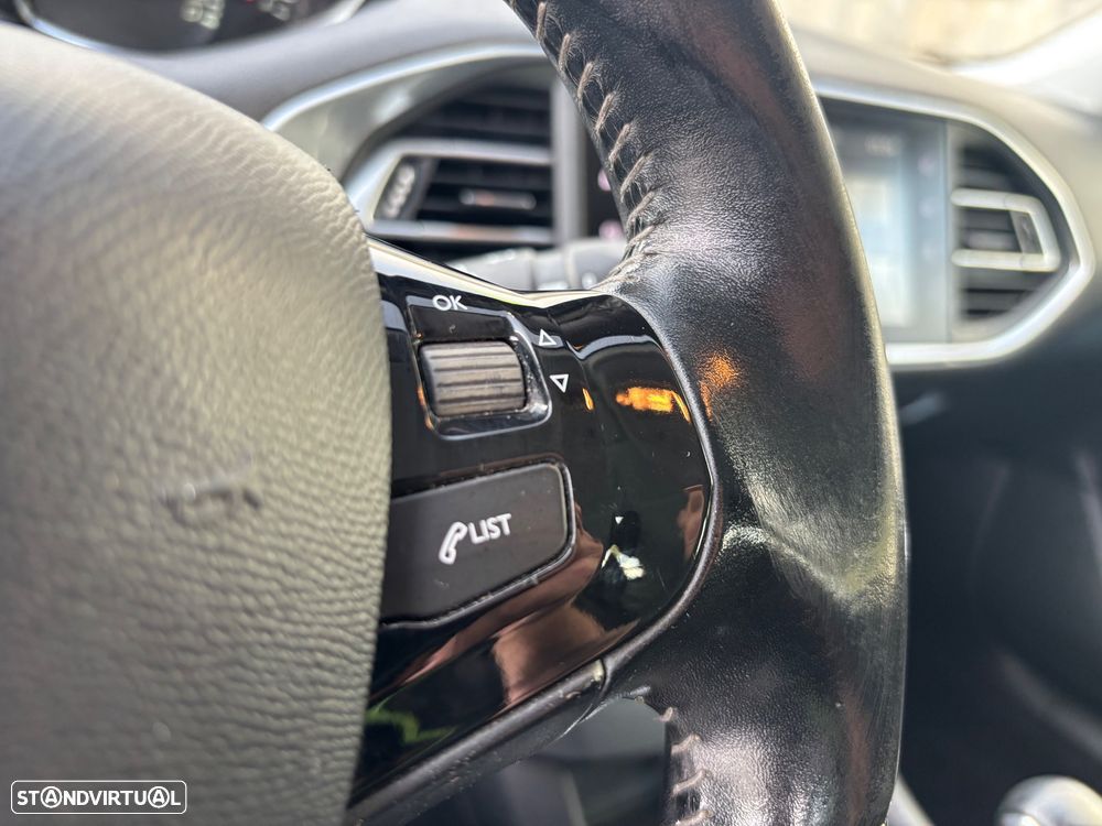 Peugeot 308 1.2 PureTech Style - 36
