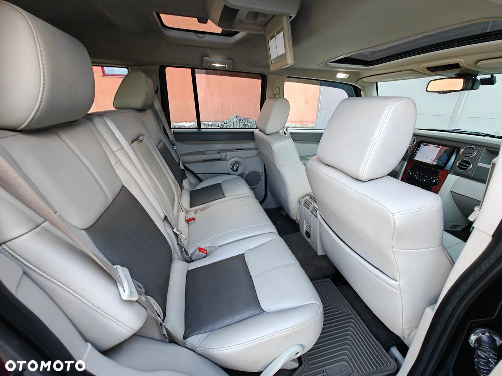 Jeep Commander 5.7 V8 Limited - 33