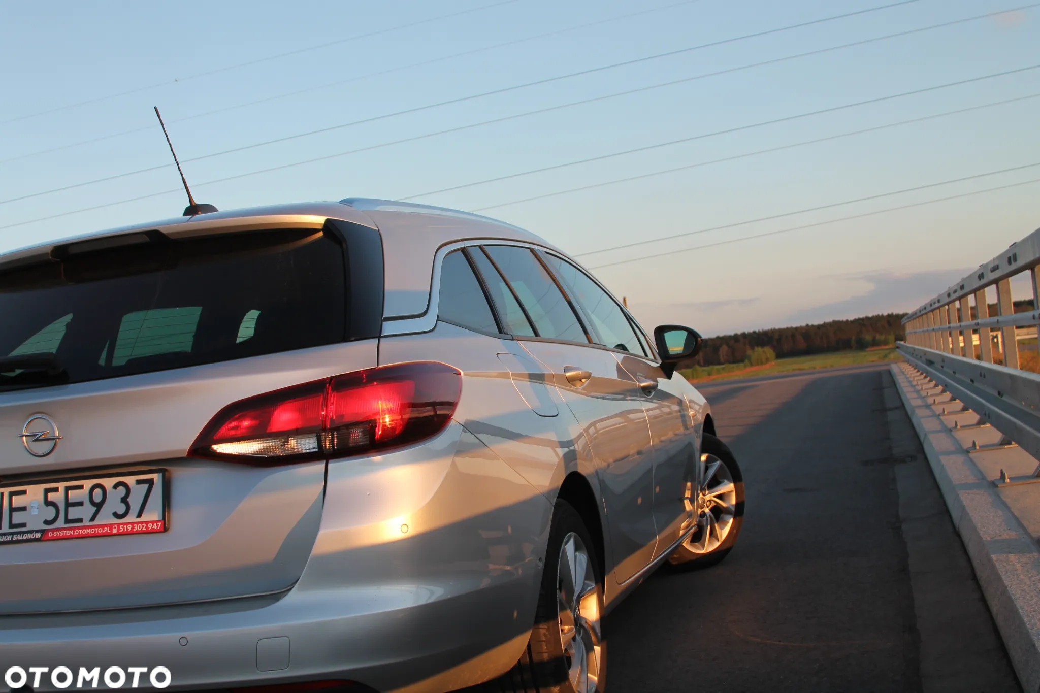 Opel Astra V 1.2 T Elegance S&S - 4
