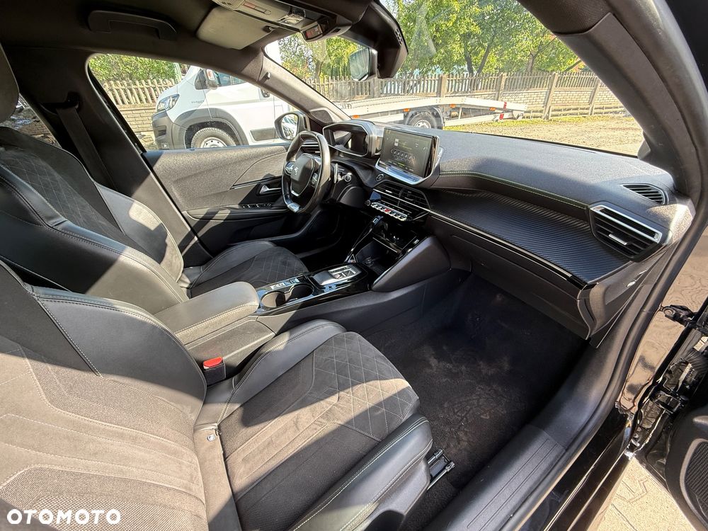 Peugeot 208 1.2 PureTech GT S&S EAT8 - 17