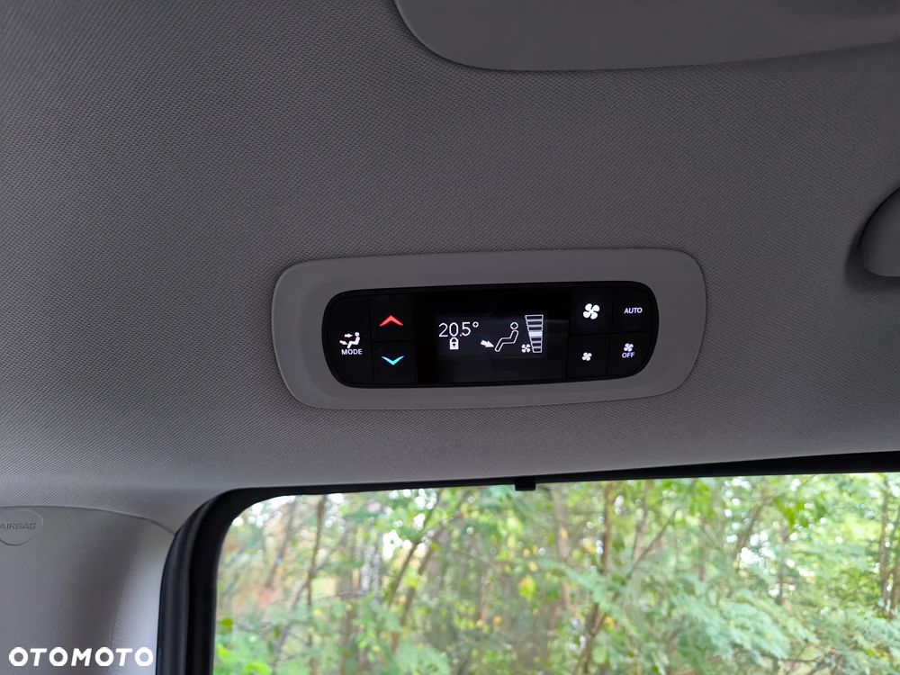 Chrysler Pacifica - 13