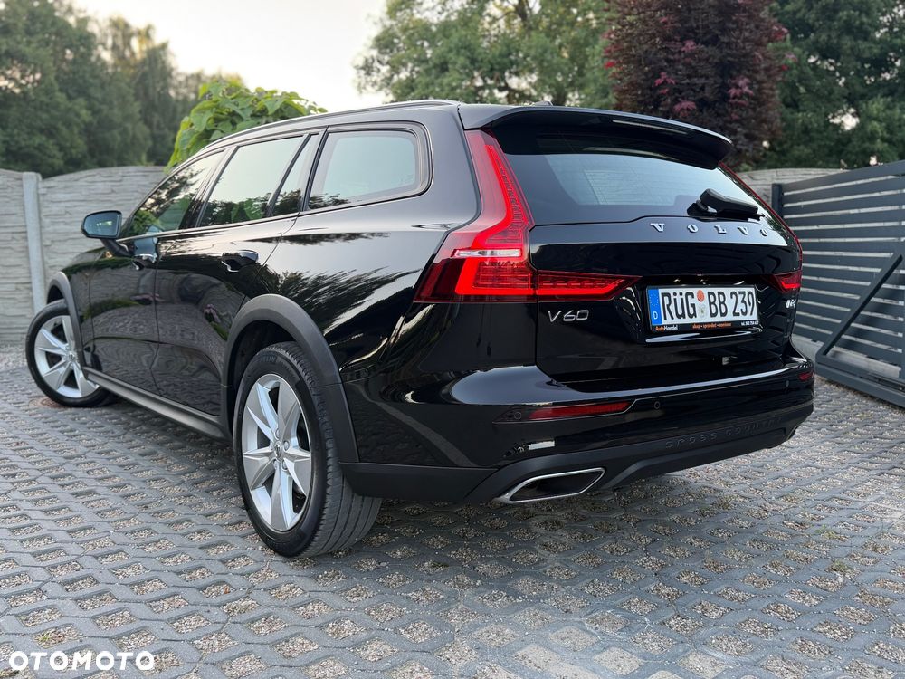Volvo V60 Cross Country D3 Geartronic Momentum - 3
