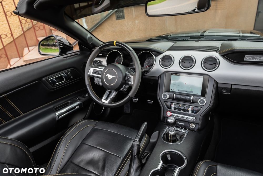 Ford Mustang 5.0 V8 GT - 27