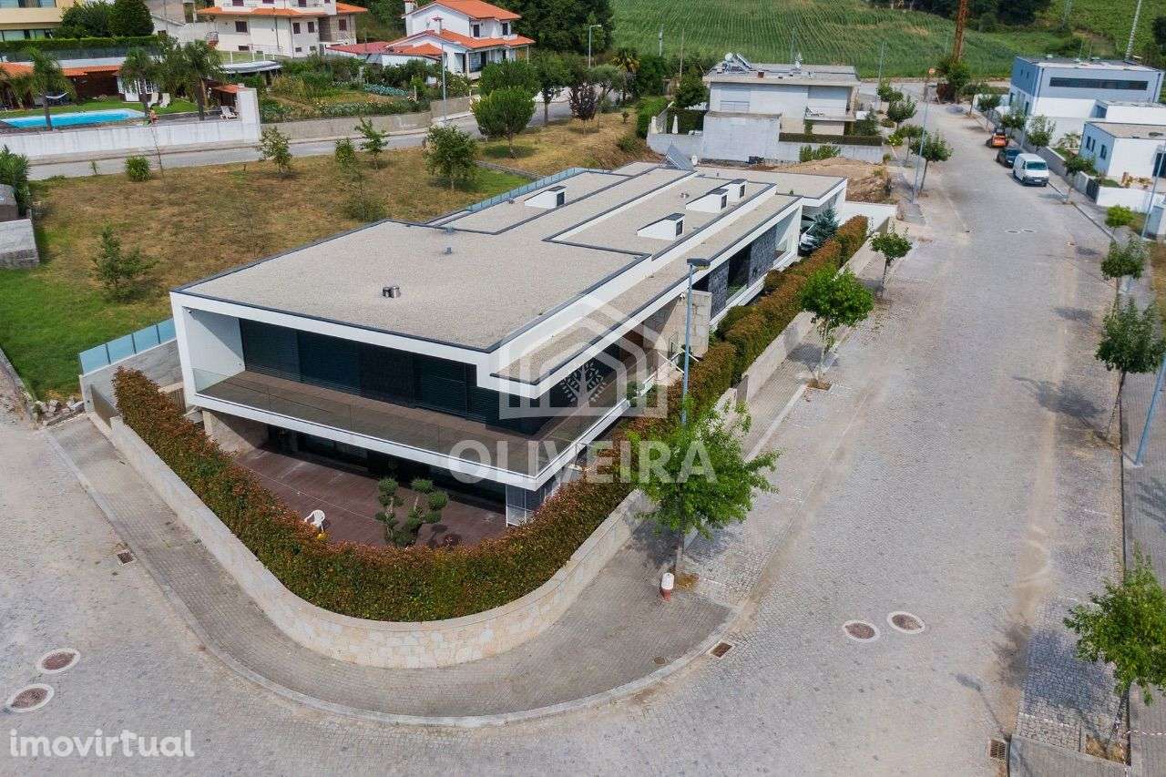 Moradia Térrea de Luxo em Barcelos - Grande imagem: 2/54