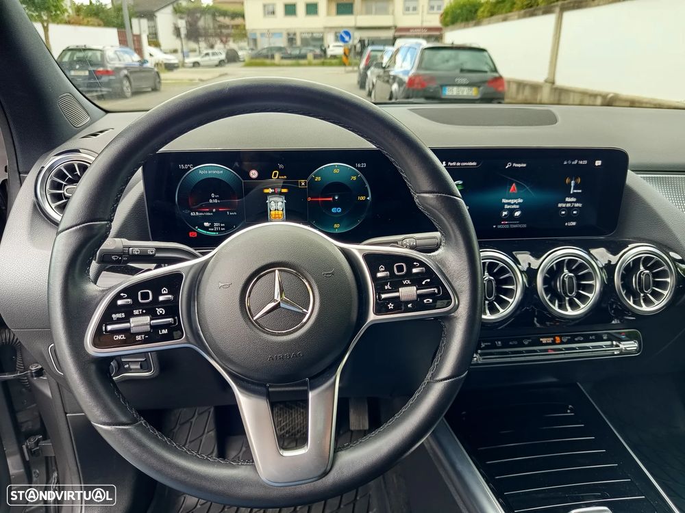 Mercedes-Benz EQA 250 - 21