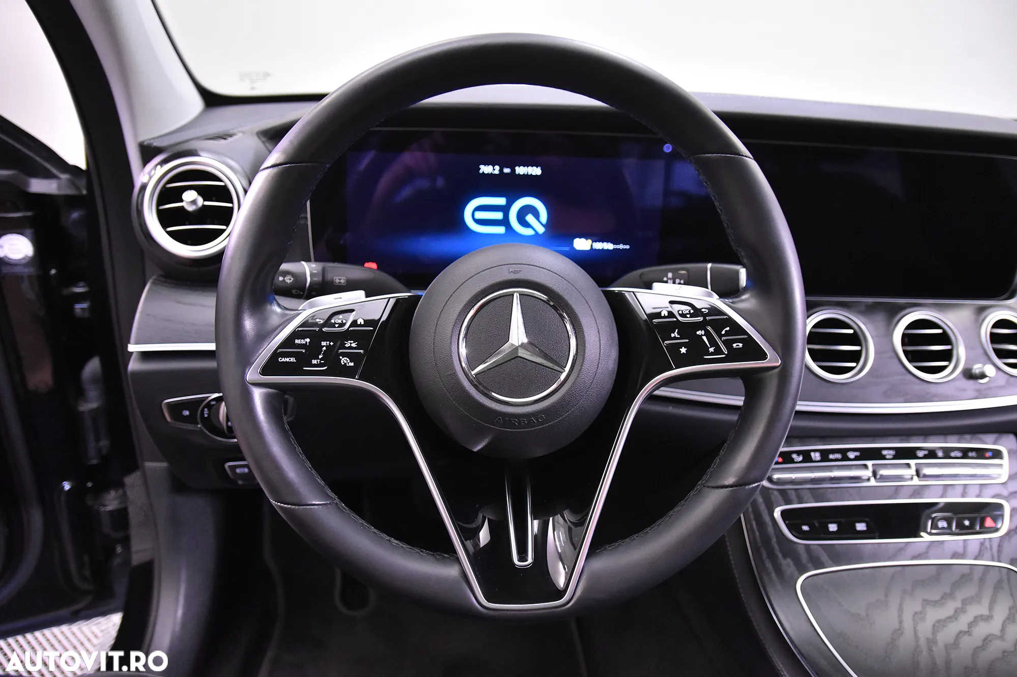 Mercedes-Benz E 300 de Aut. - 16