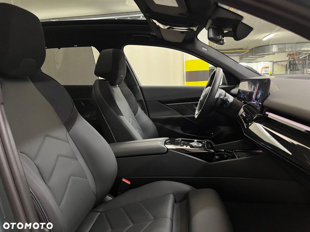 BMW Seria 5 520d xDrive mHEV M Sport - 41