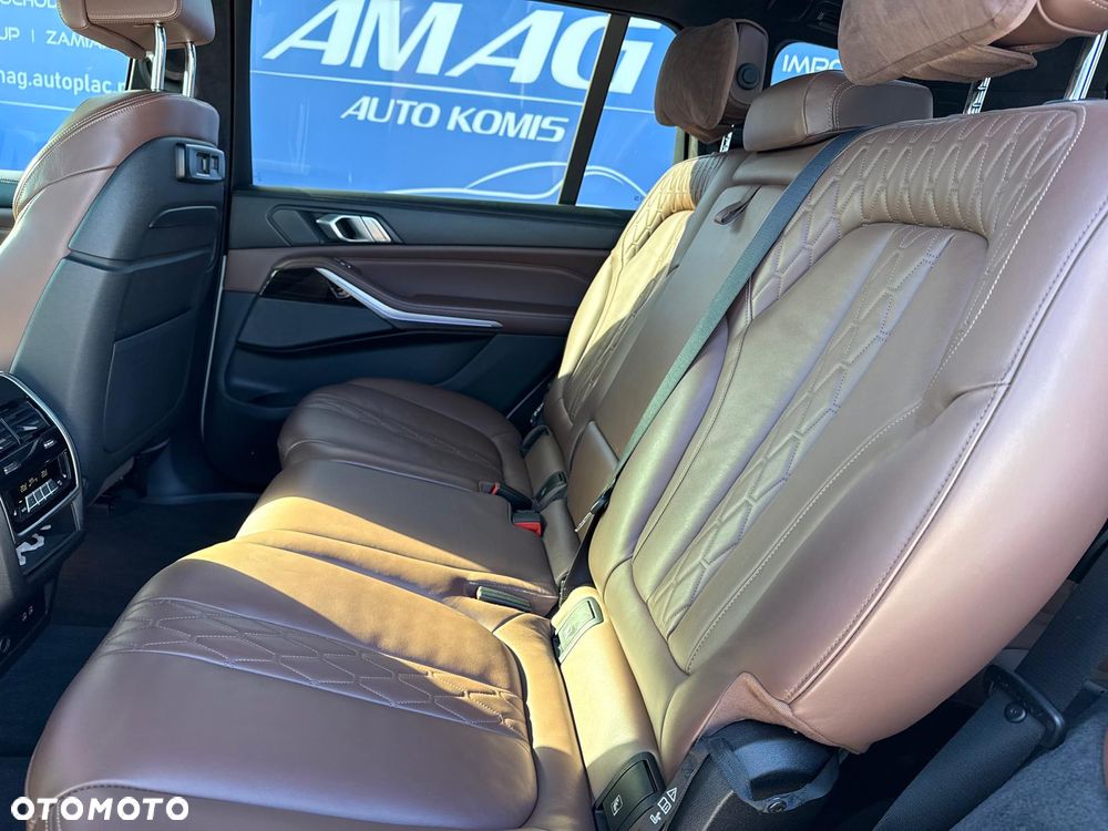 BMW X7 M50d sport - 16