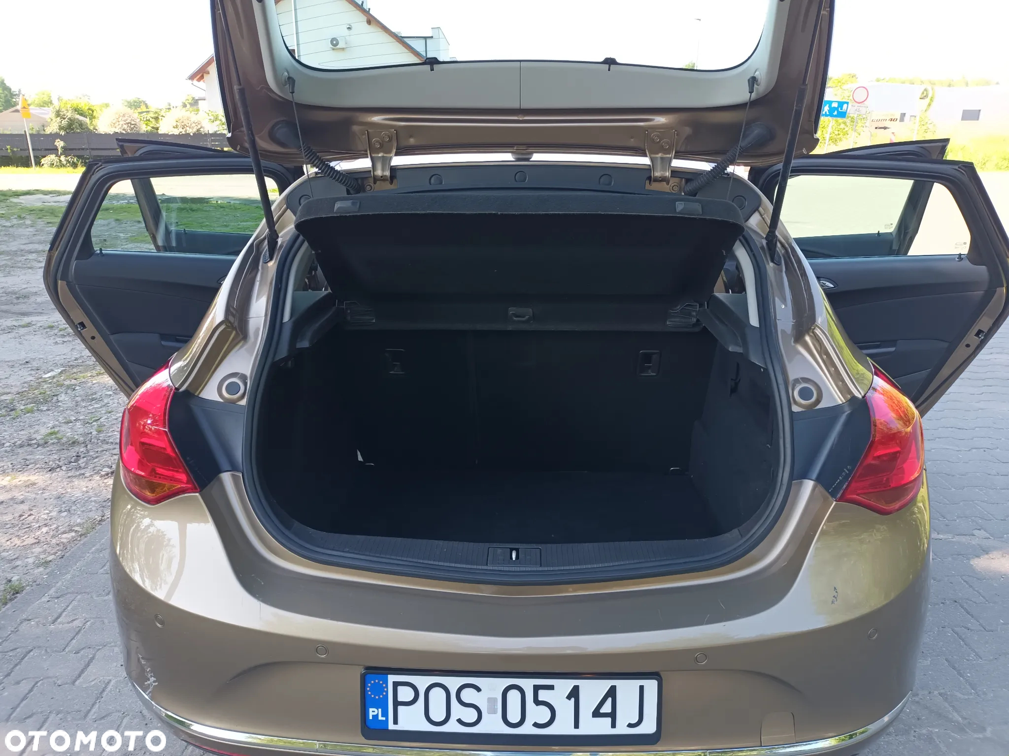 Opel Astra IV 1.4 T Cosmo - 24