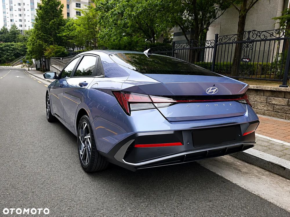 Hyundai Elantra 1.6 Executive CVT - 4