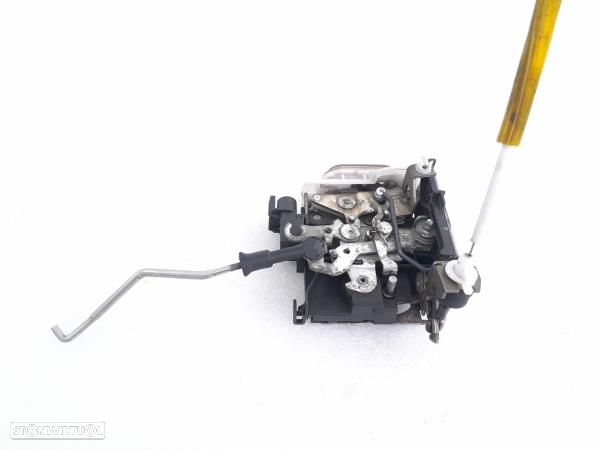 Fecho Porta Frente Dto Audi A3 (8L1) - 2