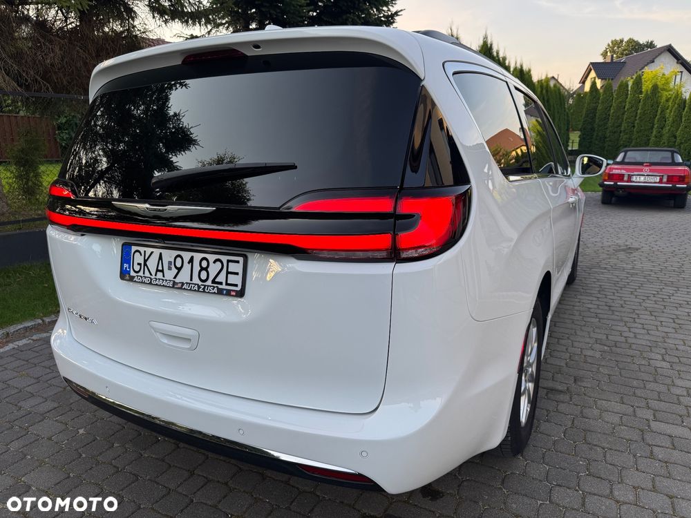 Chrysler Pacifica - 36