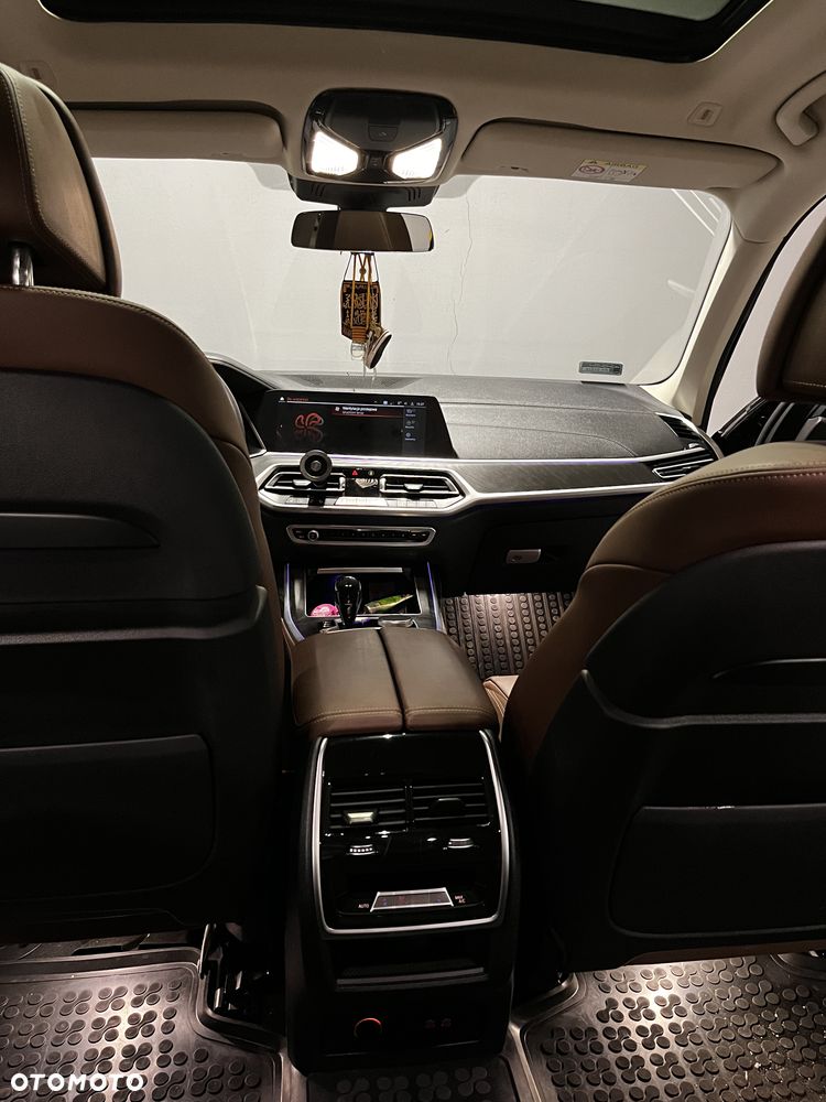 BMW X7 - 31