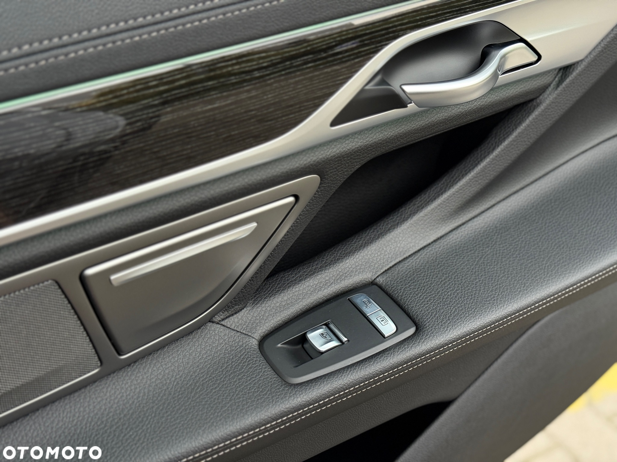 BMW Seria 7 740Li sport - 18
