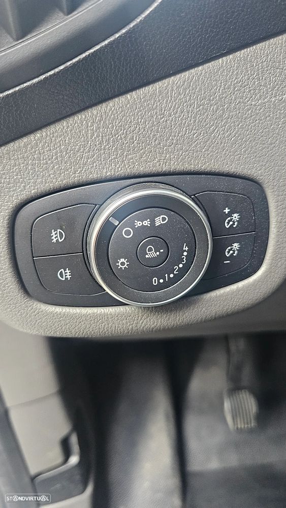 Ford Transit Connect - 20