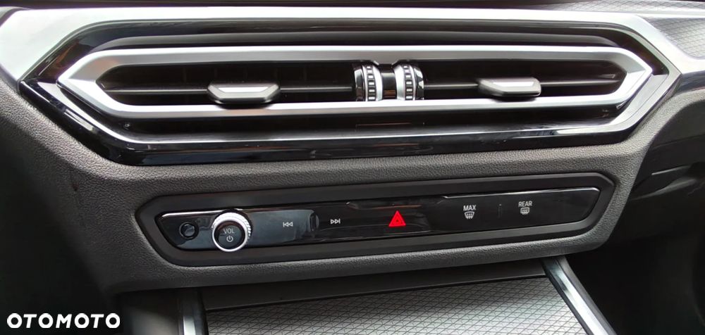 BMW Seria 3 318i M Sport - 16