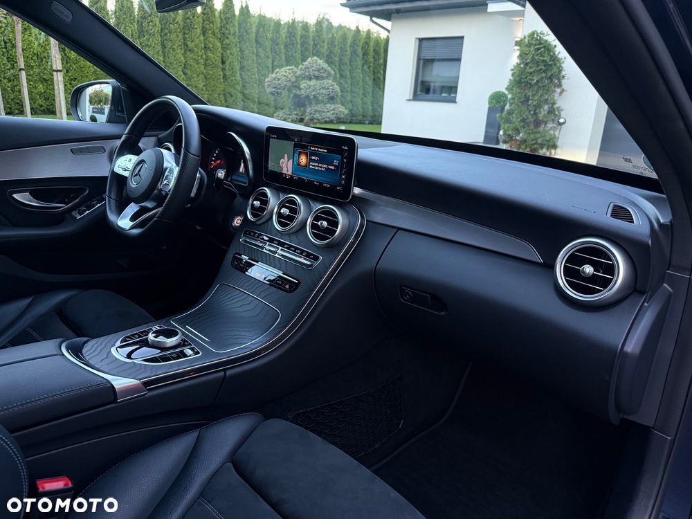 Mercedes-Benz Klasa C 300 d 9G-TRONIC AMG Line - 28