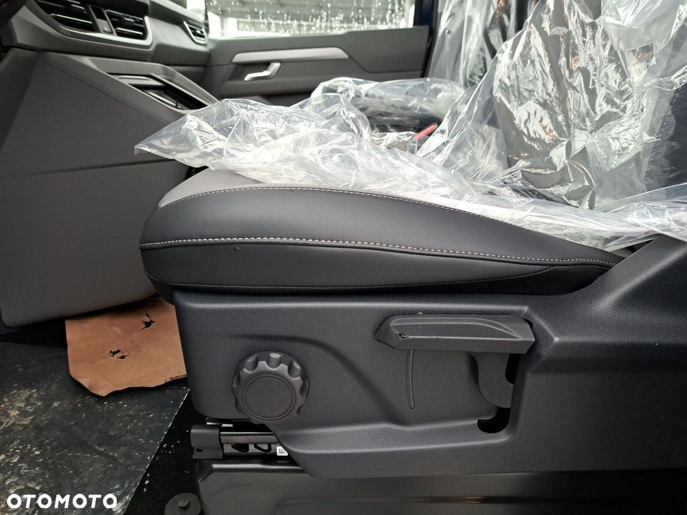 Volkswagen Nowa Caravelle Life silnik: 2,0 l TDI 150 KM / skrzynia biegów: 8-biegowa automatyczna rozstaw osi: 3500 mm   Rozsz. - 15