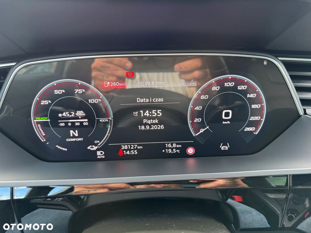 Audi e-tron 55 Quattro Advanced - 11
