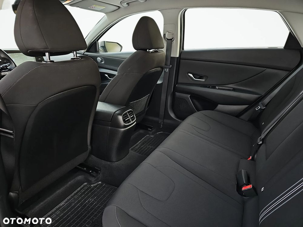 Hyundai Elantra 1.6 Smart - 13