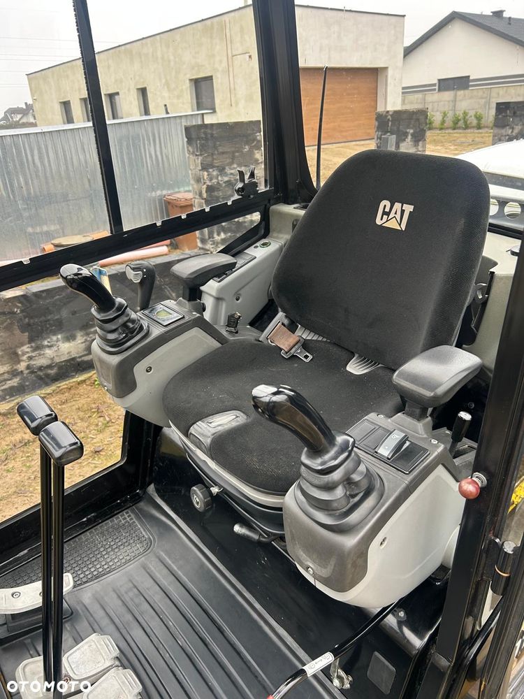 Caterpillar 301.7D - 8