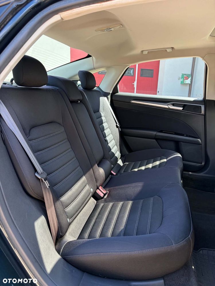 Ford Fusion - 21