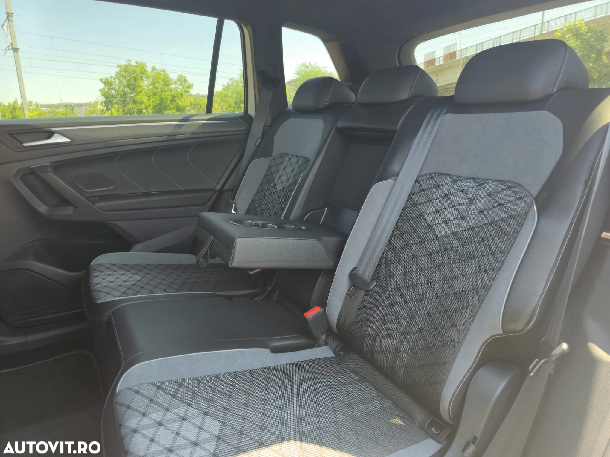 Volkswagen Tiguan Allspace 2.0 TSI 4Mot DSG R-Line - 24