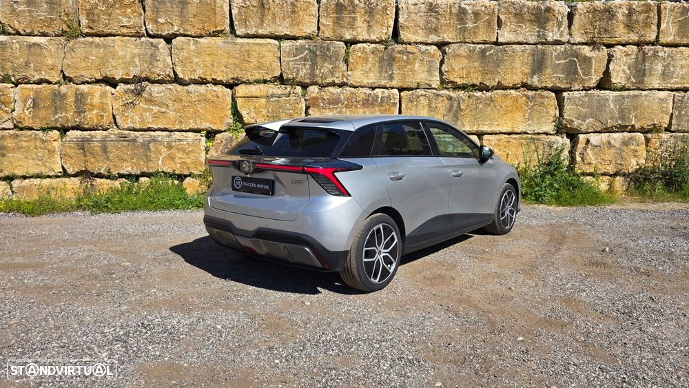 MG MG4 64 kWh Luxury - 2