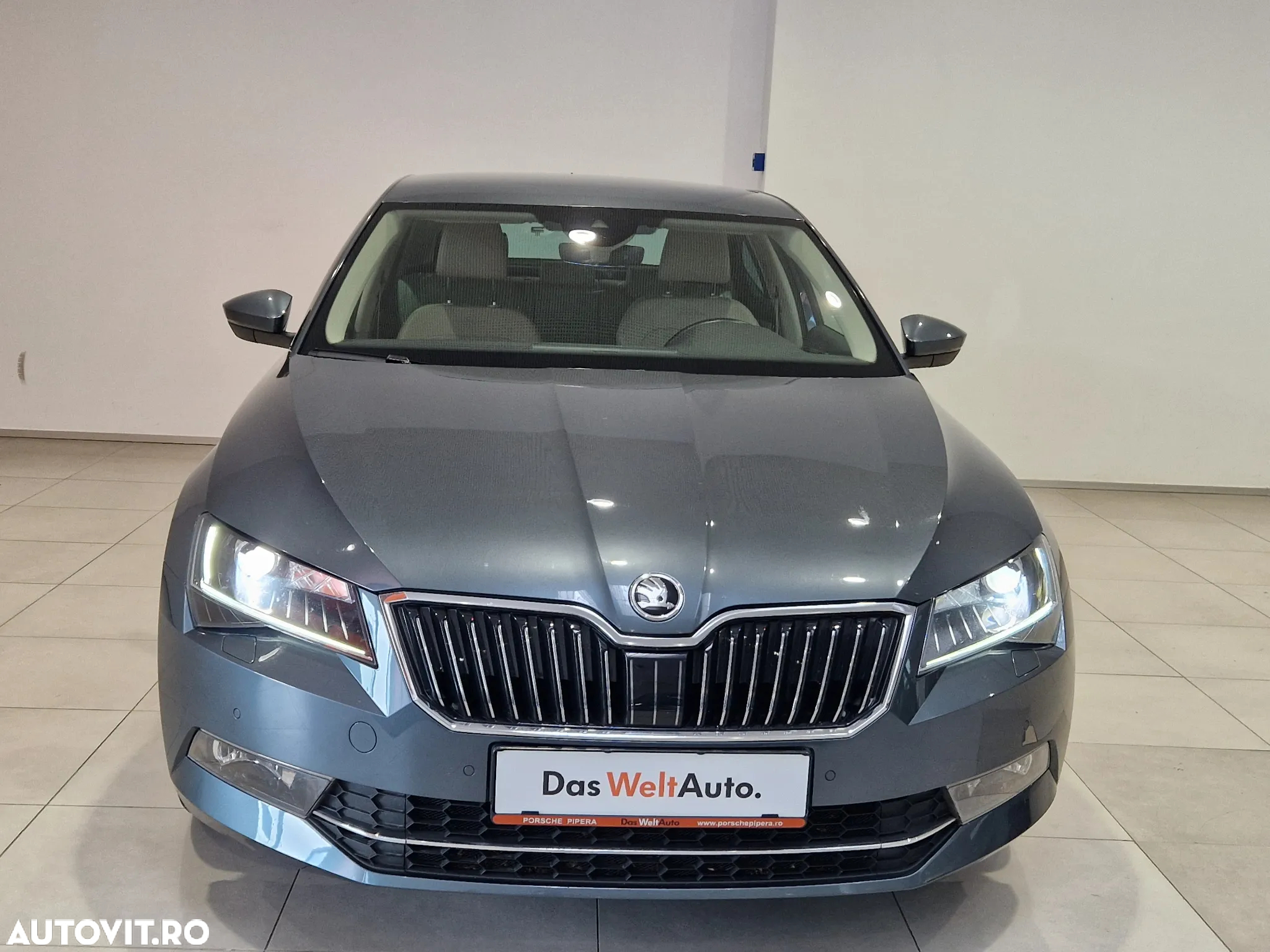 Skoda Superb 2.0 TDI DSG Laurin & Klement - 4