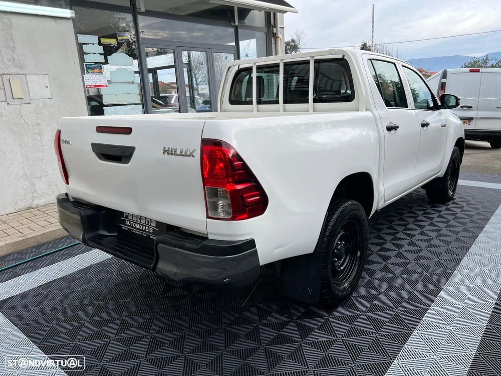 Toyota Hilux 2.4 D-4D 4WD CD CM - 4