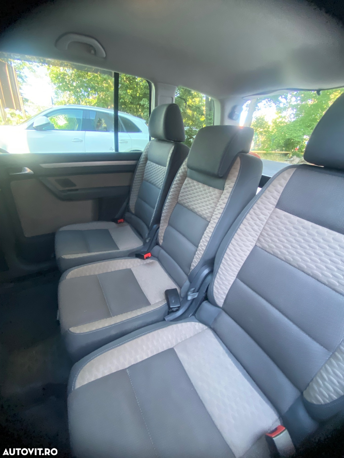 Volkswagen Touran 2.0 TDI DPF Cross - 12