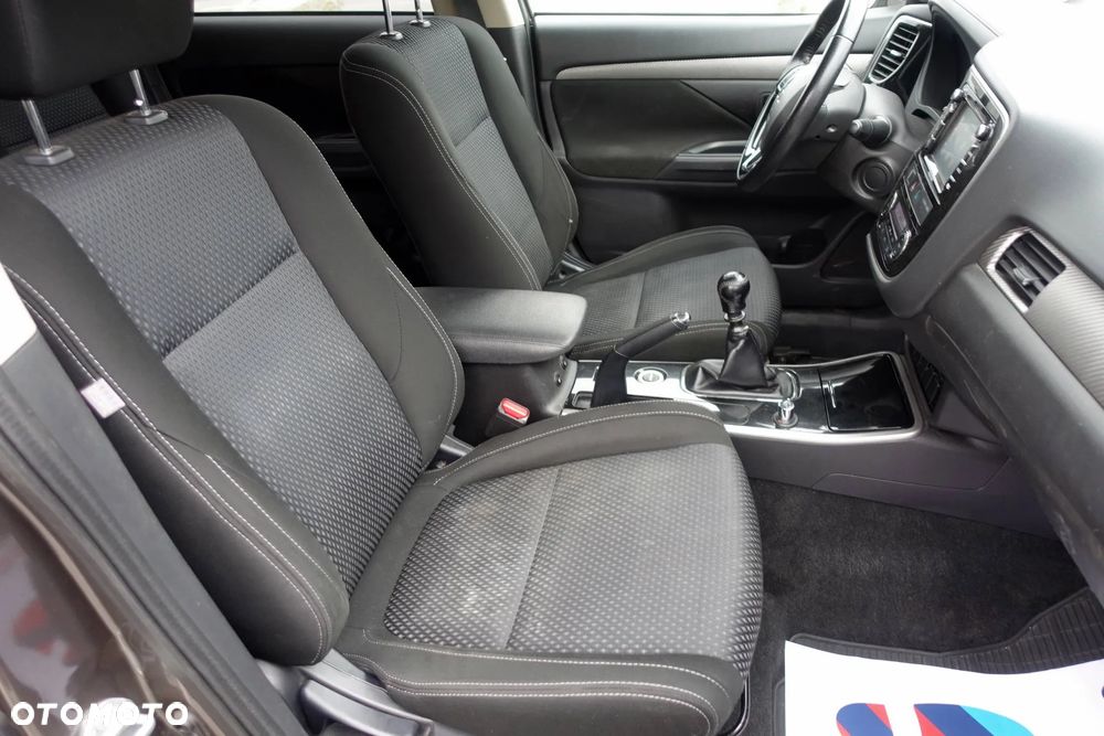 Mitsubishi Outlander 2.2 DI-D 4WD Intense - 13
