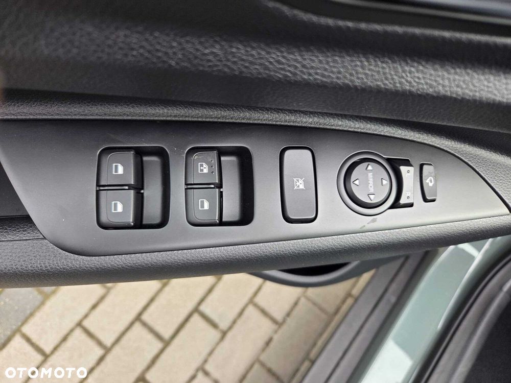 Kia Stonic - 12