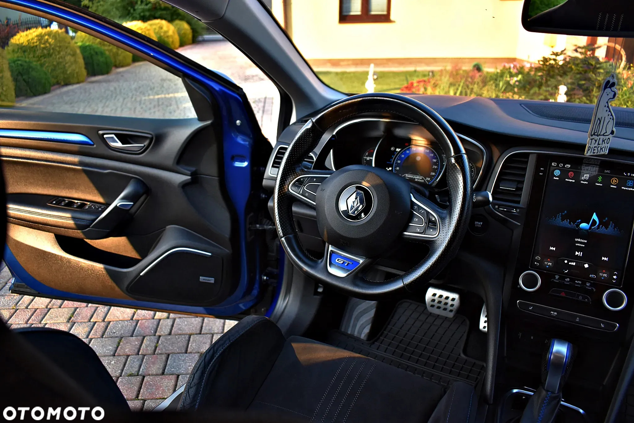 Renault Megane ENERGY TCe 205 EDC GT - 19