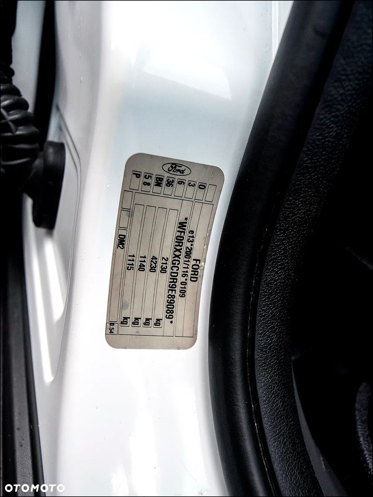 Ford Kuga - 37