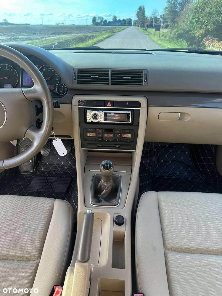 Audi A4 Avant - 25