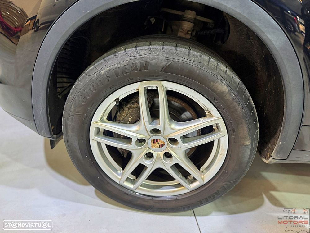 Porsche Cayenne Platinum Edition - 14