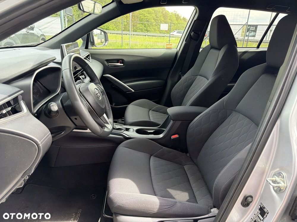 Toyota Corolla Cross - 12