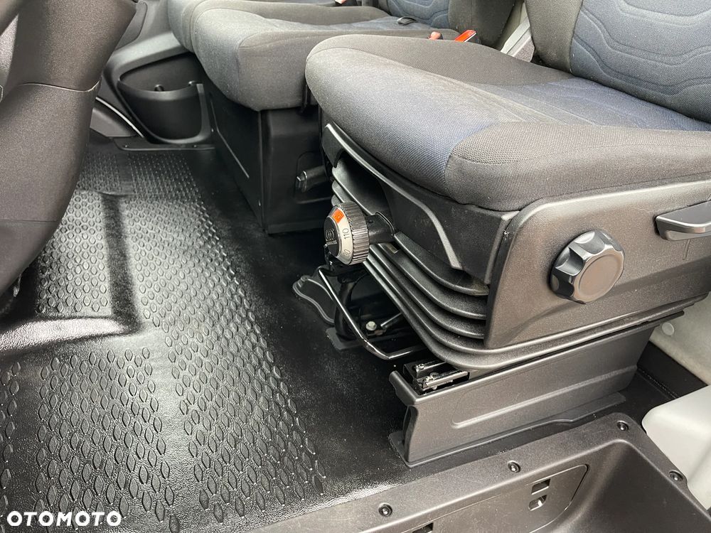 Iveco Daily Izoterma Winda - 24